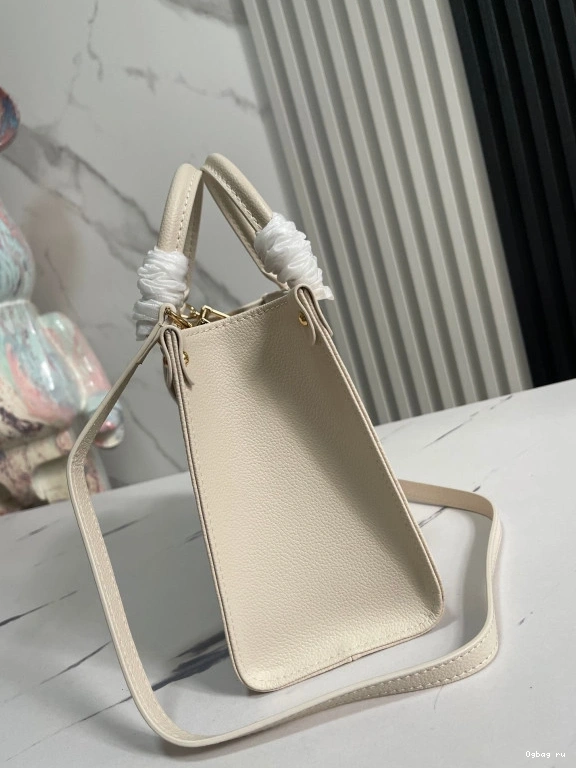 LOUIS VUITTON PM ONTHEGO 0823